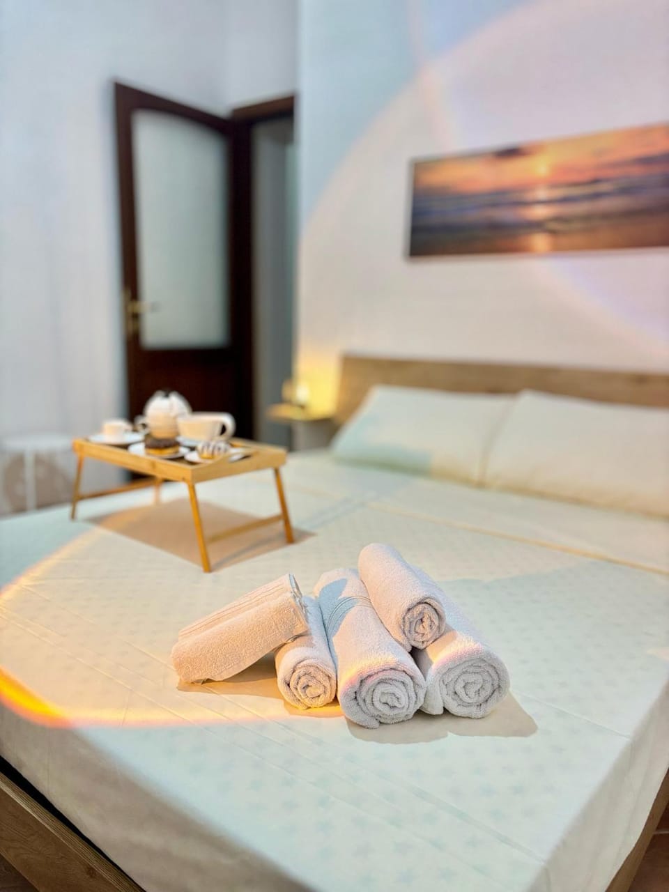 Bed, Bedroom, towels
