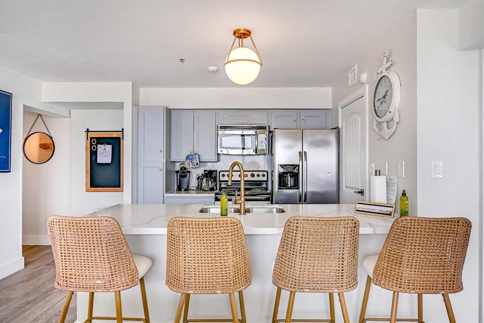 Newly Renovated San Luis Resort luxury condo Apartment in Galveston Island