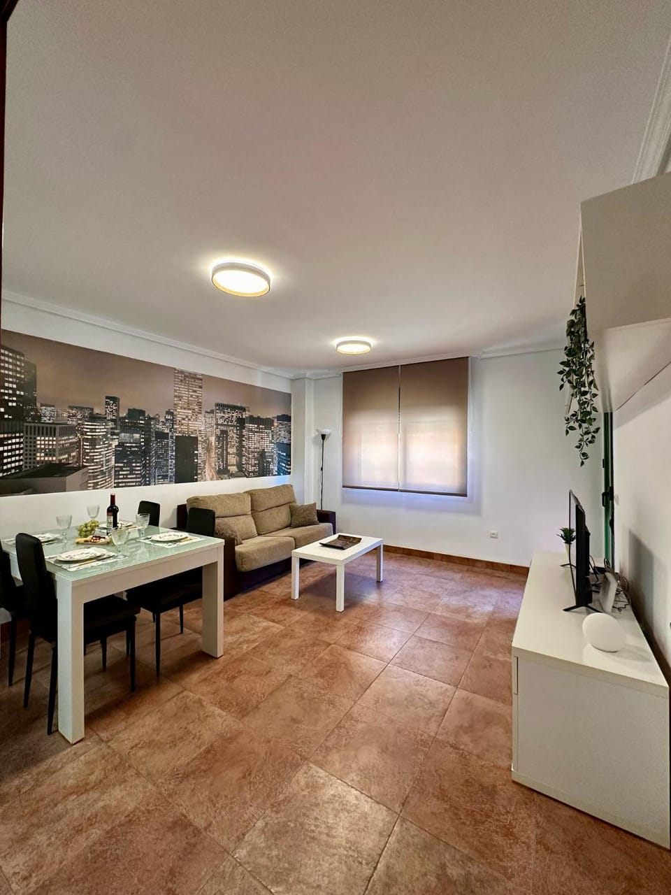 TV and multimedia, Living room, Seating area, Dining area