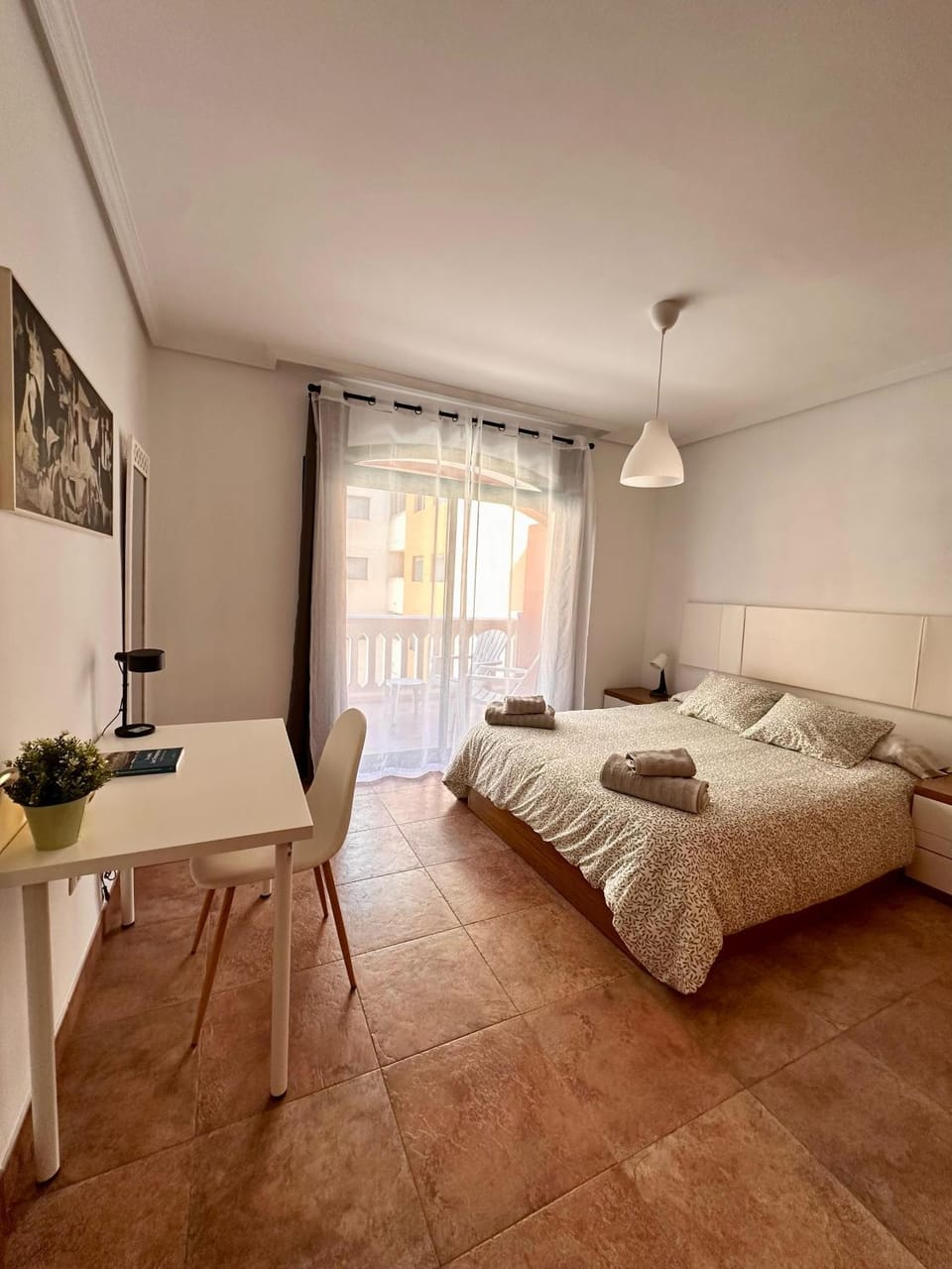 Bed, Photo of the whole room, Seating area, Bedroom