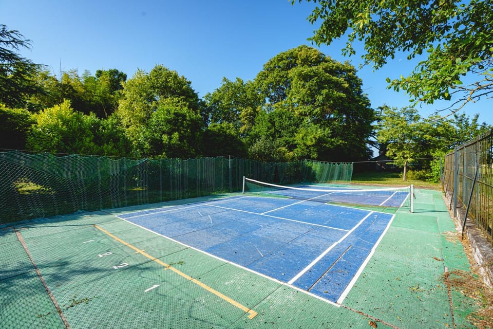 Tennis court