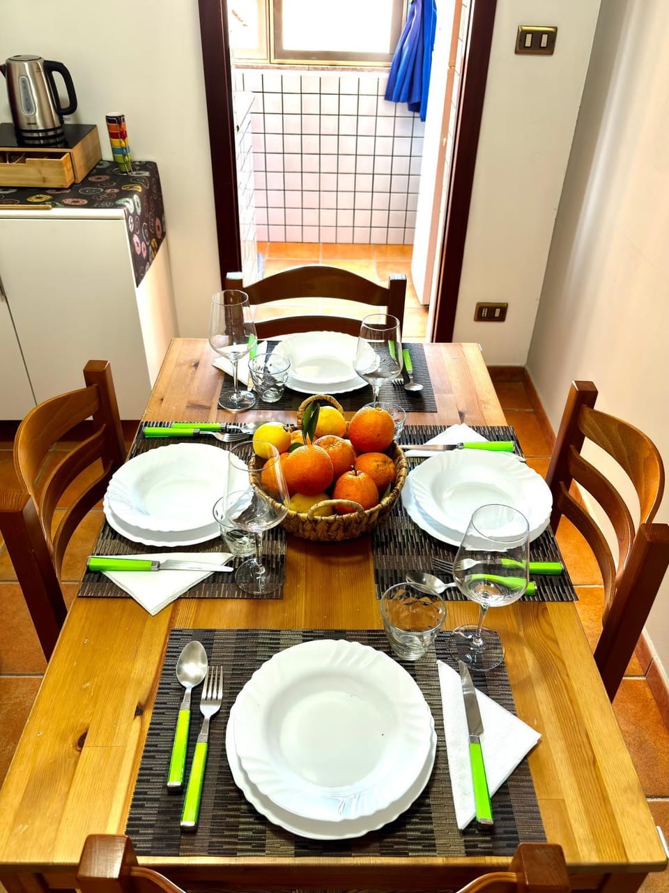 Dining area, Meals