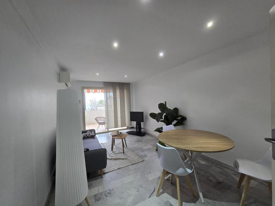 Large T2 50m from the beaches Apartment in Nice