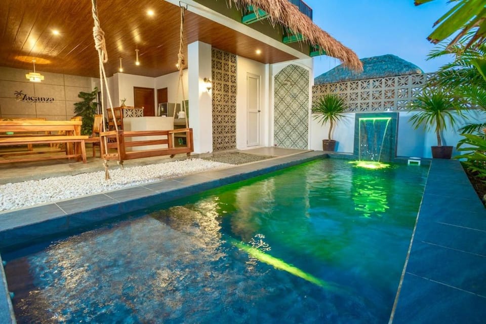 Vacanza Capanna Beach House Near Vigan Villa in Ilocos Region