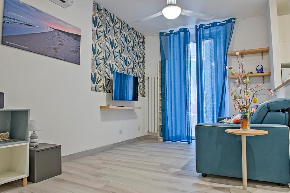 Communal lounge/ TV room, Lounge or bar