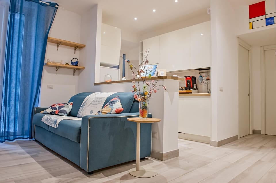 Communal lounge/ TV room, Lounge or bar, kitchen