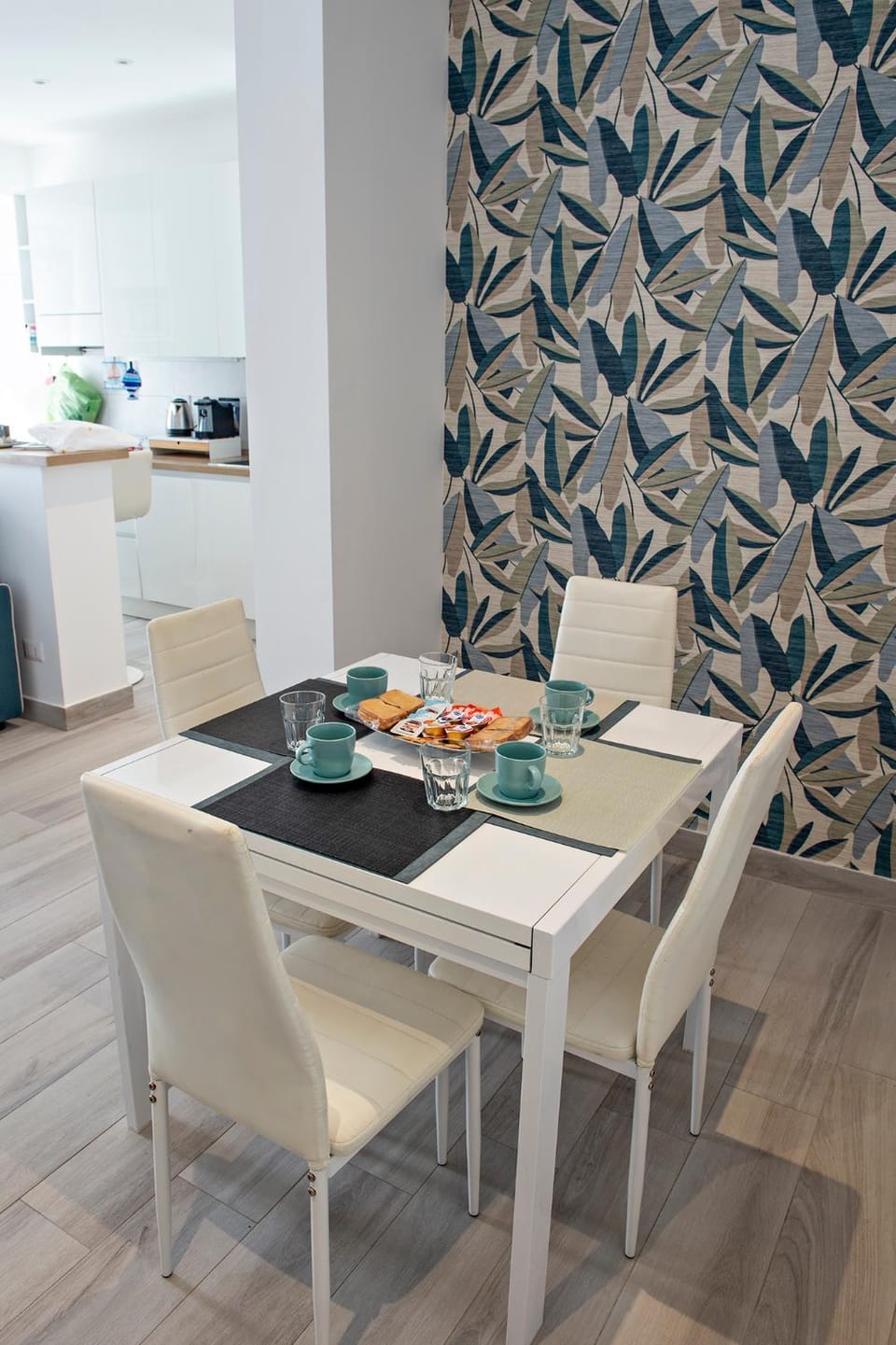 Food and drinks, Dining area