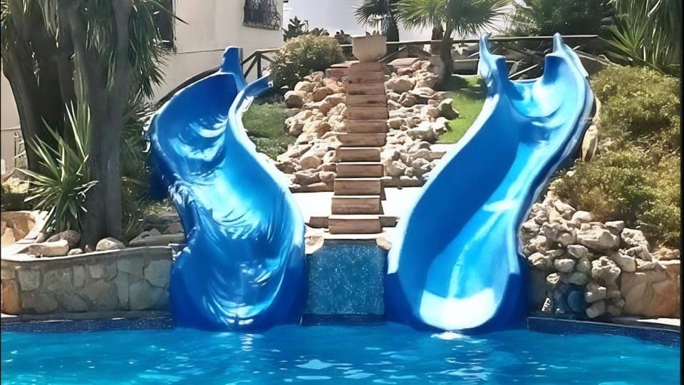 Swimming pool, Swimming pool