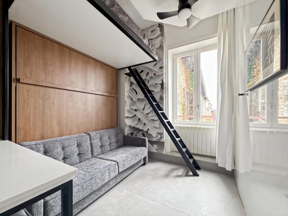 Bed, Living room, Seating area, Bedroom