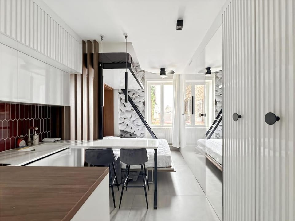 Bed, Kitchen or kitchenette, Photo of the whole room, Dining area