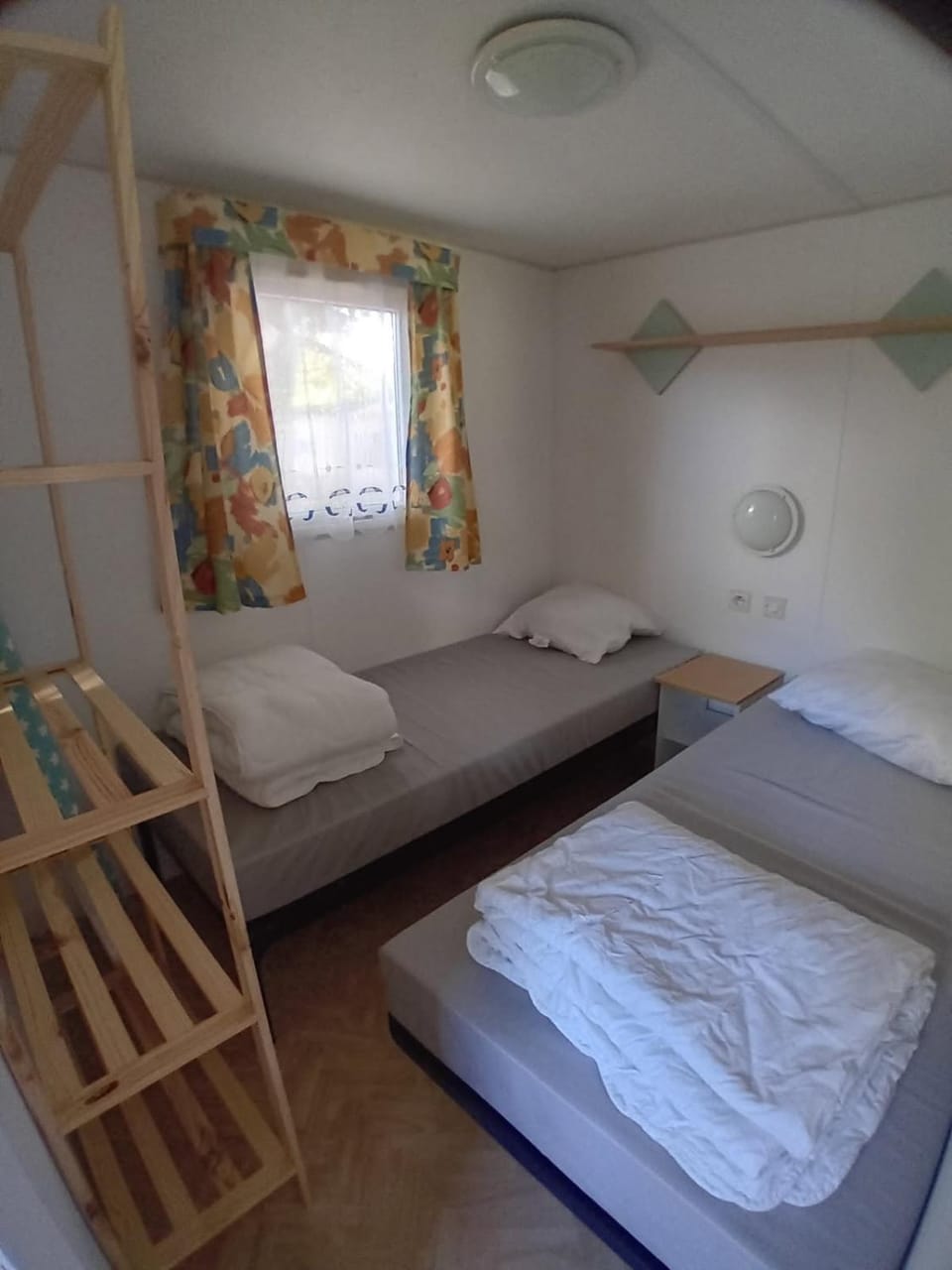 Mobil Home bord de mer CAMPING LES TAMARIS Campground/ 
RV Resort in Nouvelle-Aquitaine