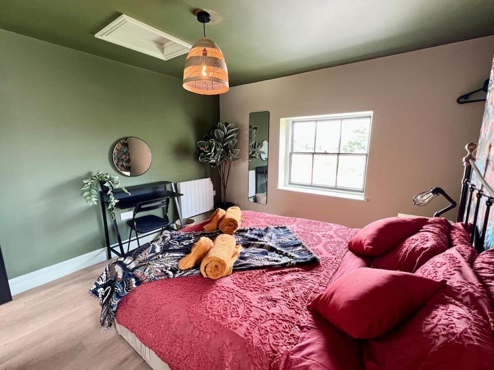 Entire Large Period Property House in Worcester
