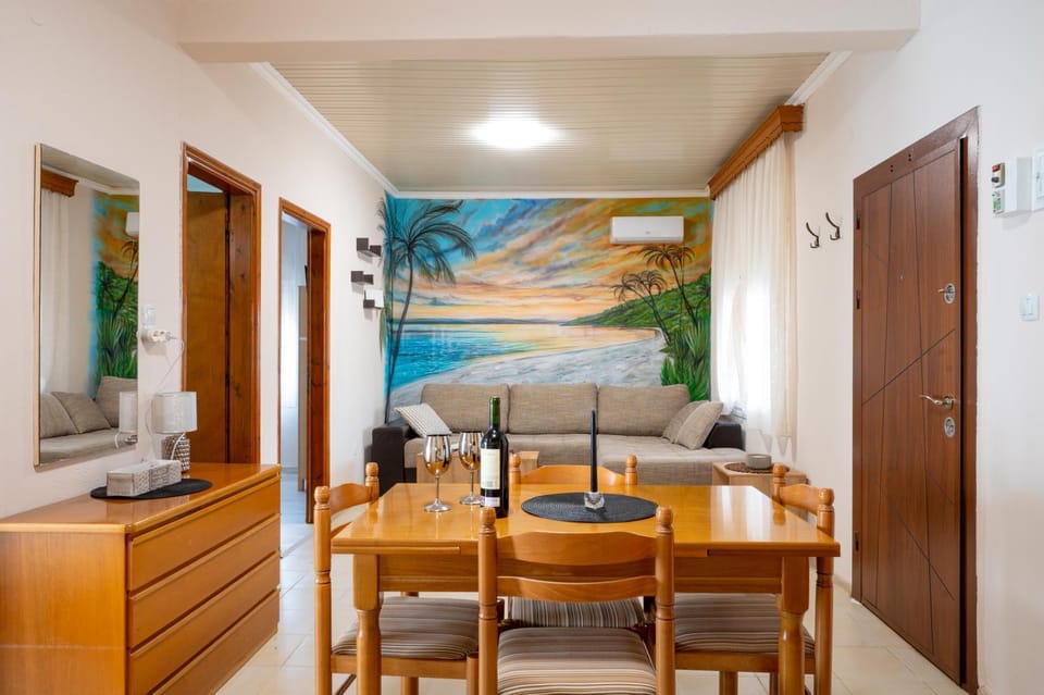 Living room, Photo of the whole room, Seating area, Dining area