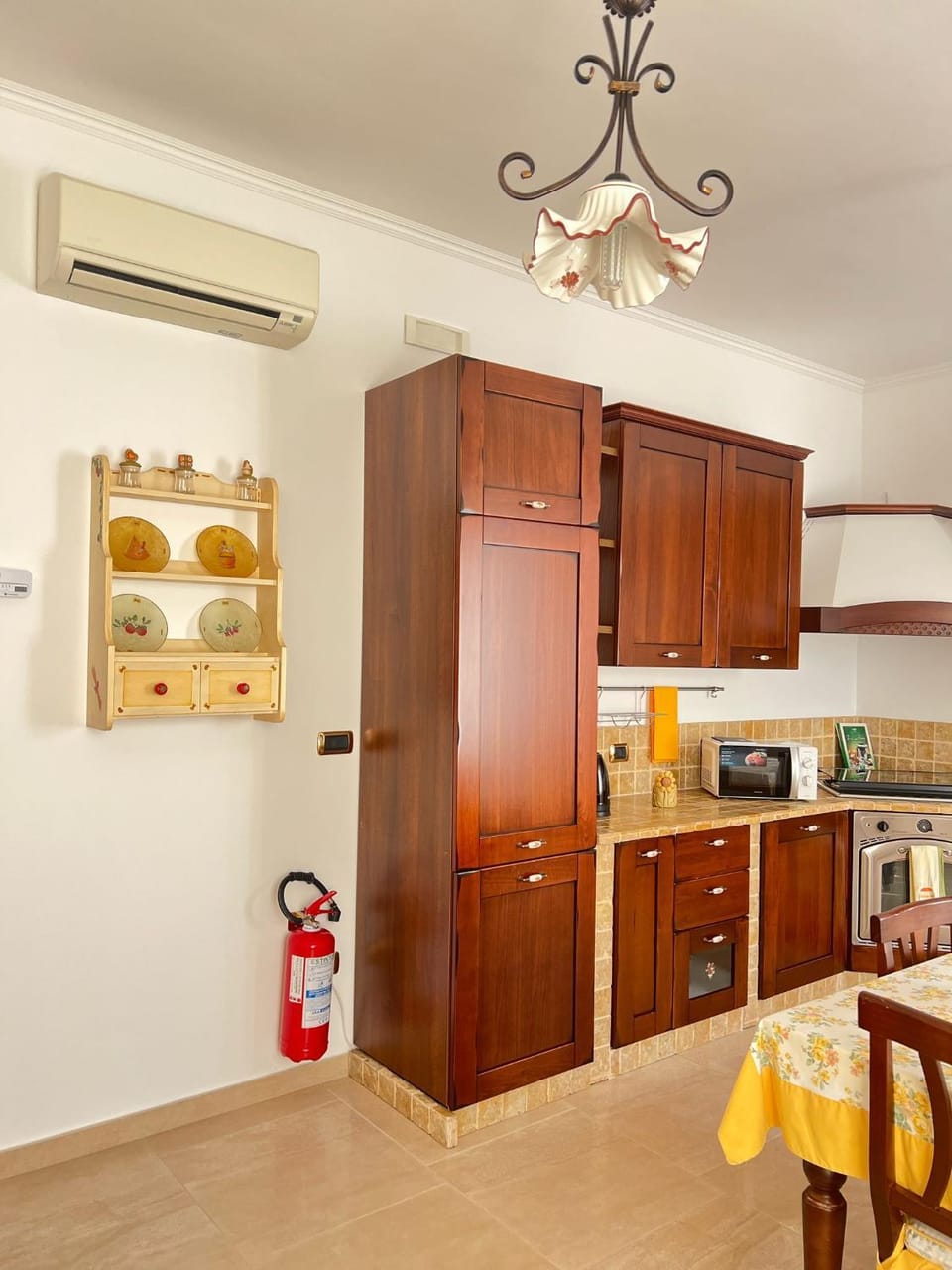 Kitchen or kitchenette, Dining area, oven, pet friendly, stove, air conditioner
