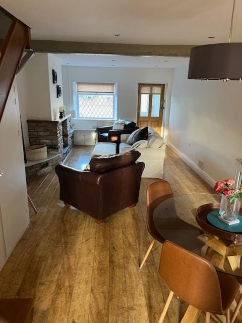 Seating area, pet friendly