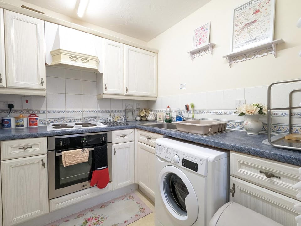 Vintage 3-Bed City Centre Gem Free Parking Apartment in Liverpool