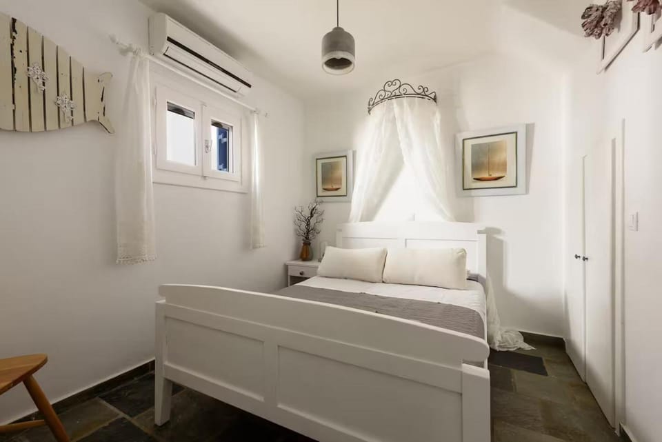 Paros 3 bedrooms Maisonette for 6 persons by MPS Apartment in Paros, Greece