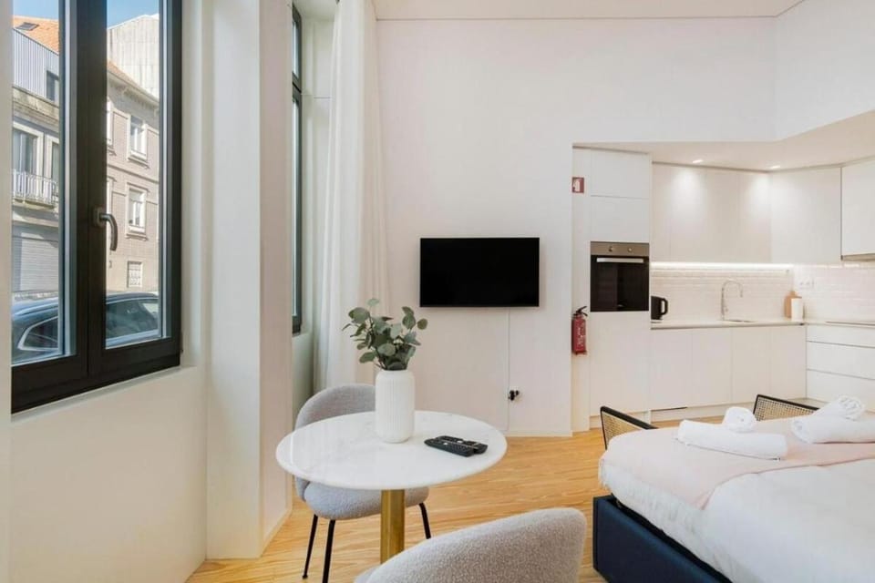 Bed, TV and multimedia, Kitchen or kitchenette, Evening entertainment, Bedroom, towels