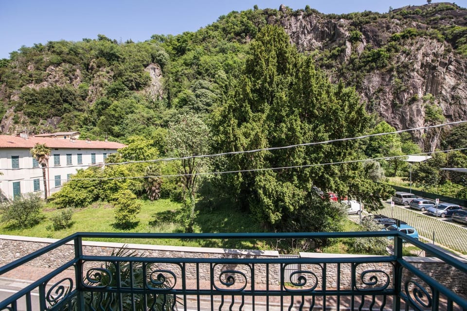 Villa Paruzzi eleganza storica a 6 minuti a piedi dal lago di Como Apartment in Province of Lecco