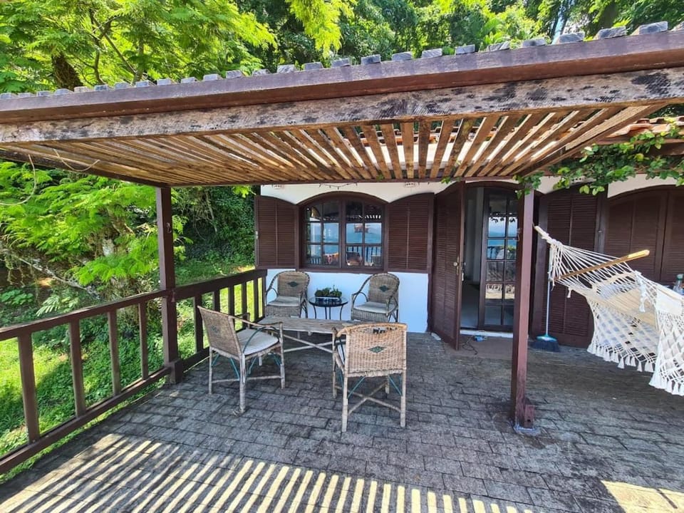 Property building, Garden, Balcony/Terrace, Dining area, Garden view