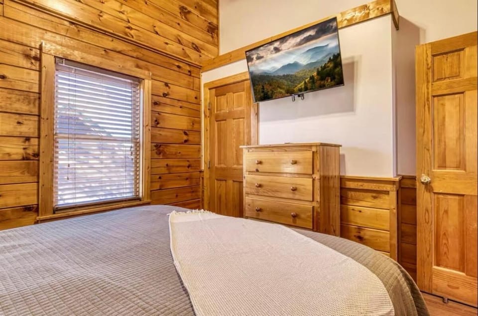 Taylor Tots Hideaway House in Pigeon Forge