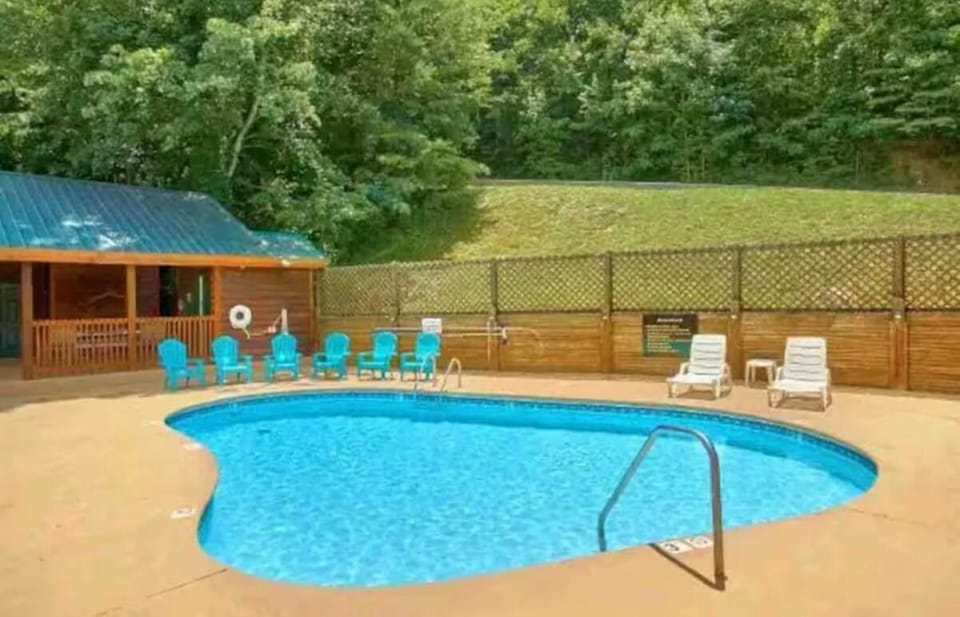 Swimming pool, Swimming pool