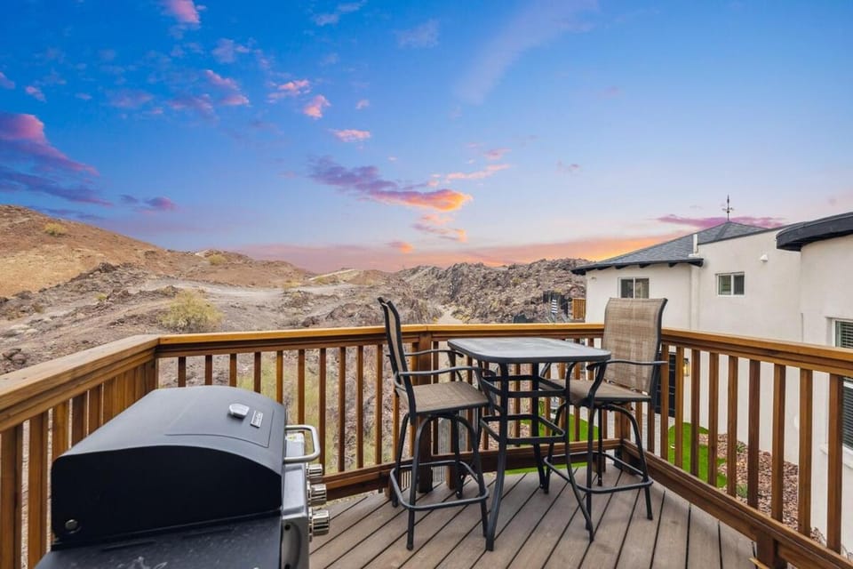 The Castle, A Luxury Compound Retreat House in Lake Havasu City