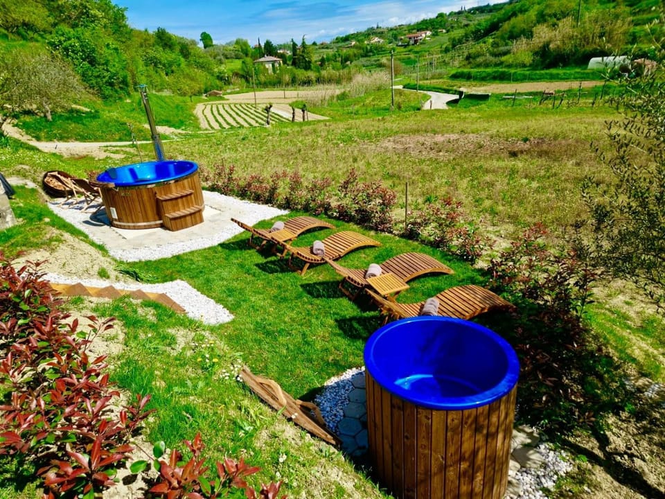 Garden, Hot Tub