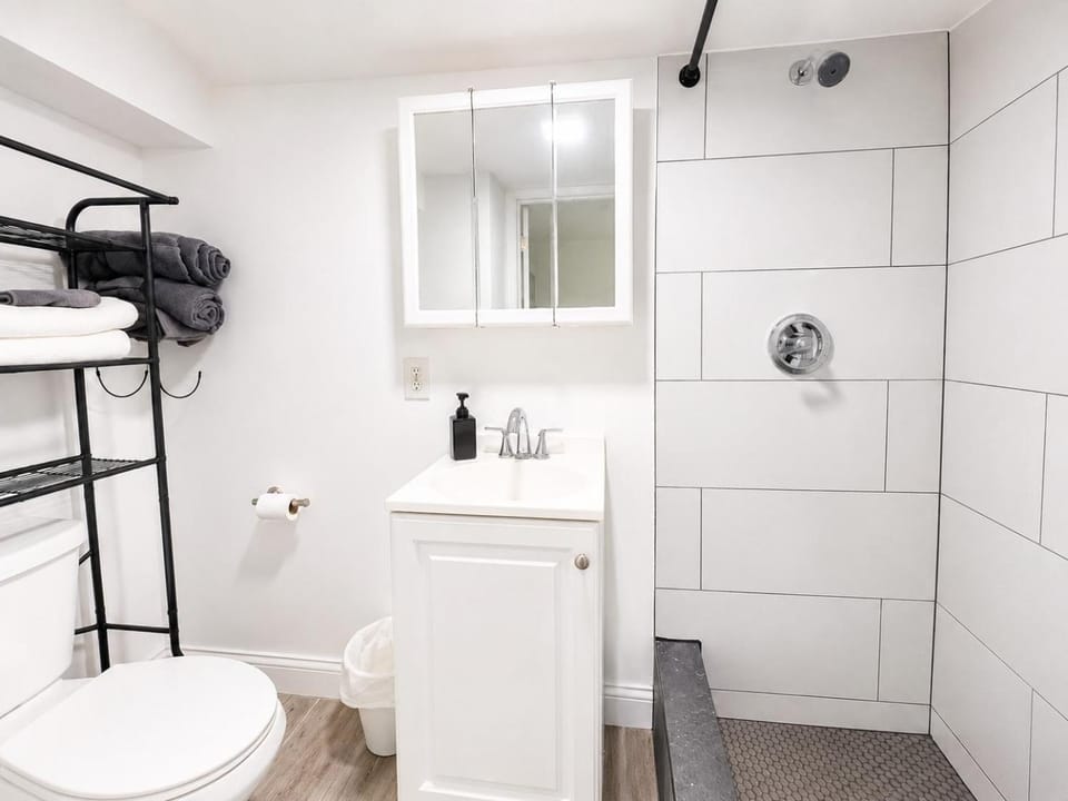 Cozy Logan Square Studio Easy City Access Apartment in Chicago