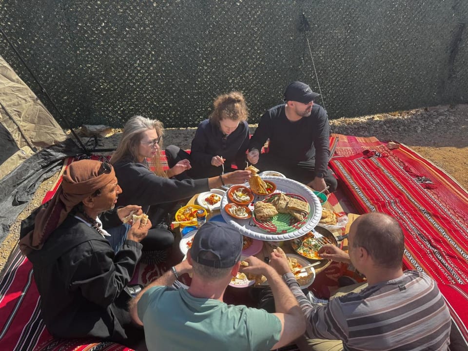 Day, People, Food and drinks, Seating area, Food, Breakfast, Lunch, Drinks, group of guests