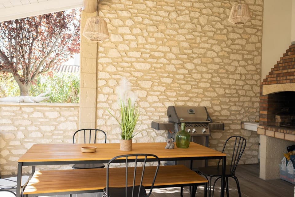 Patio, BBQ facilities