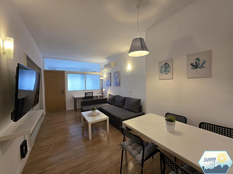 Sunny Torremolinos Centro Apartment in Torremolinos