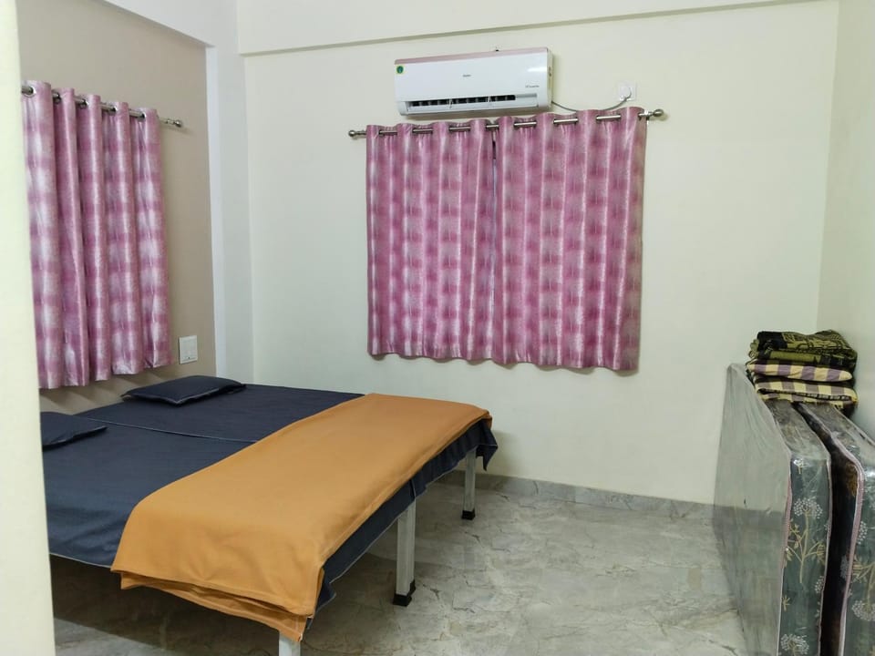 Bedroom, air conditioner