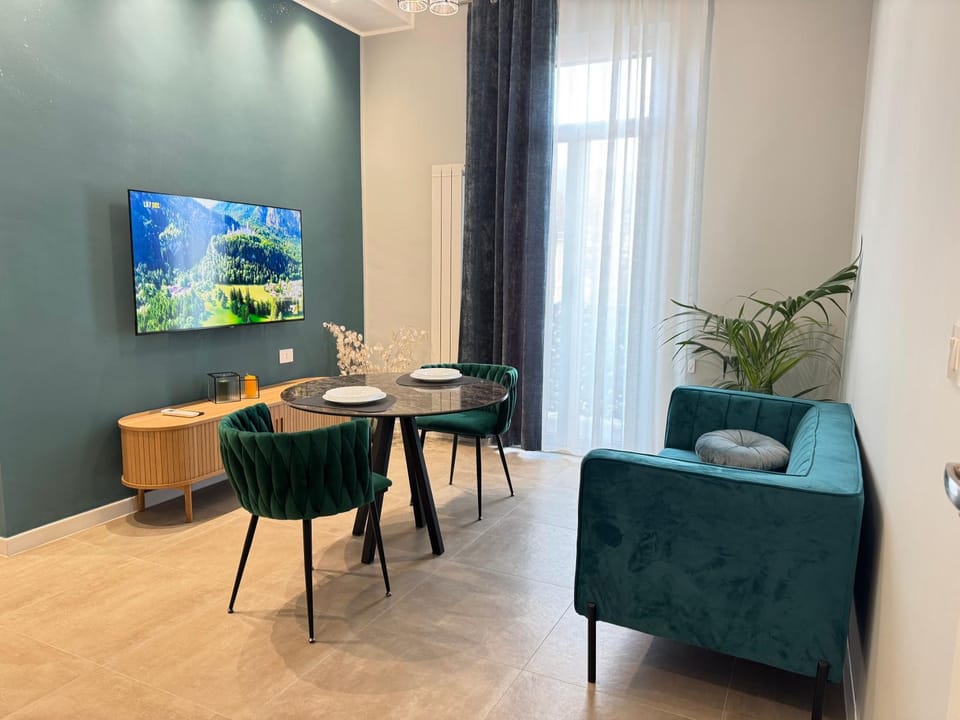 TV and multimedia, Lounge or bar, Dining area