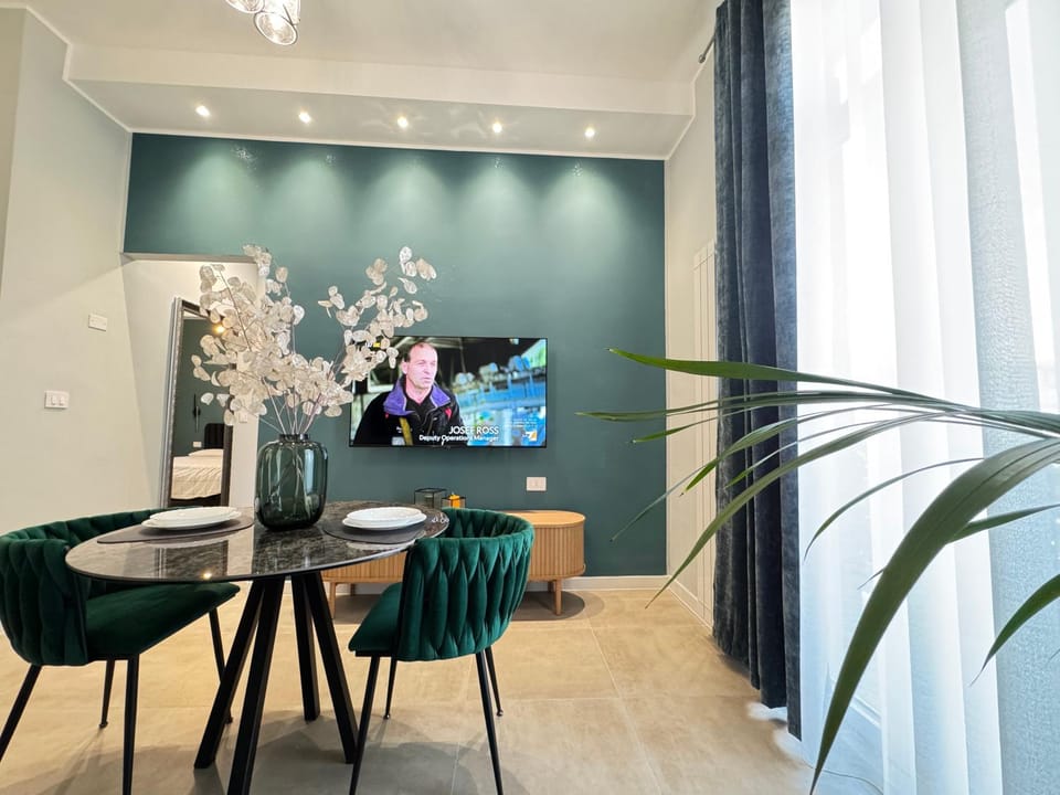 TV and multimedia, Dining area