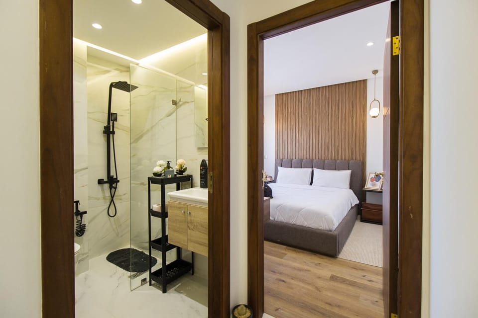 Luxury Marina Retreat, Walk to the Beach Apartment in Tangier