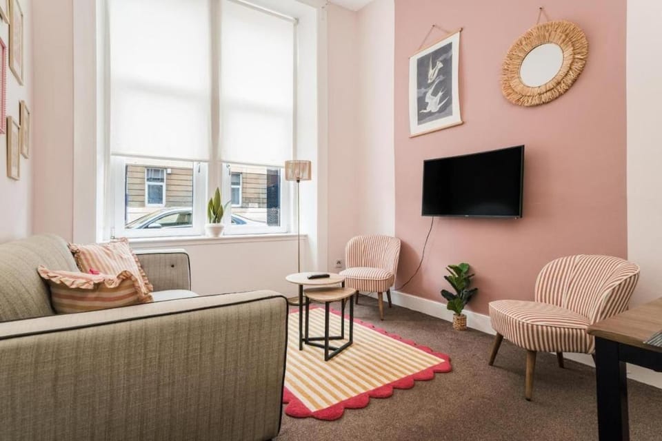 Unique City Townhouse - Modern & Central Location Apartment in Belfast