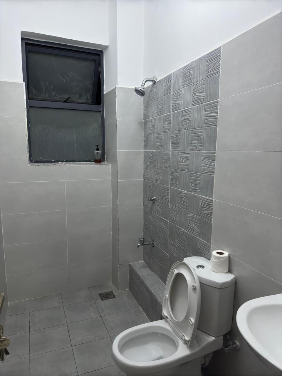Shower, Toilet, Bathroom