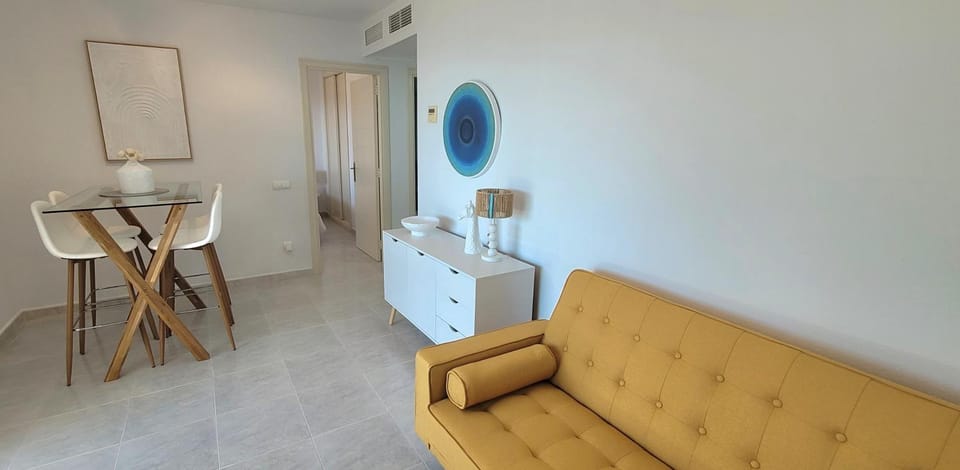 Living room, Lunch