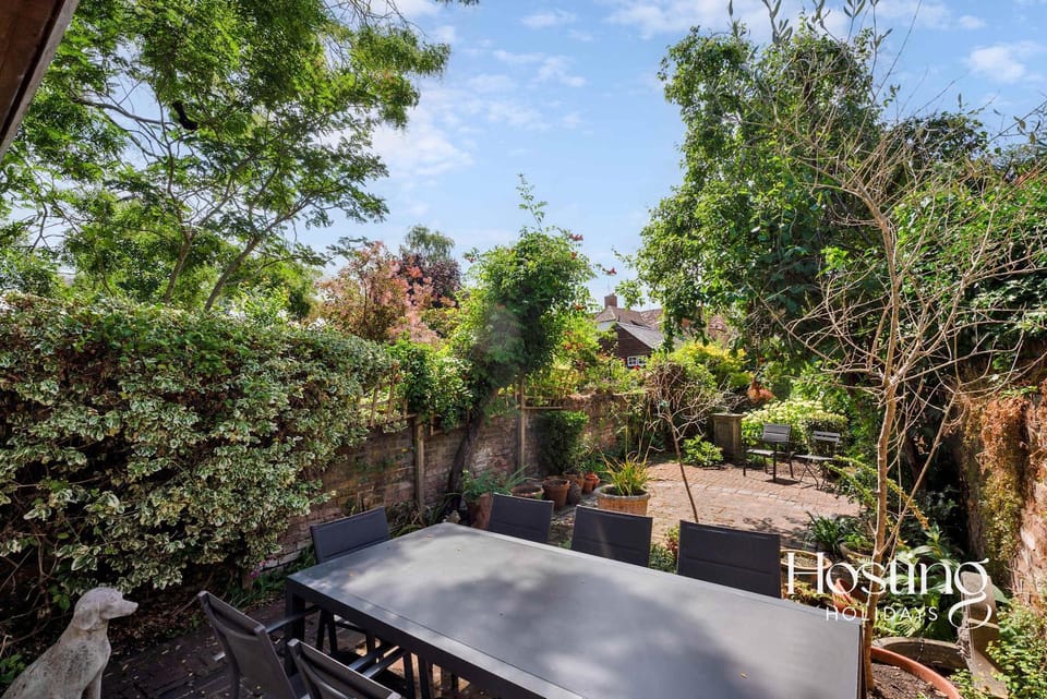 Mary Anne House 4 beds Parking & Garden House in Henley-on-Thames