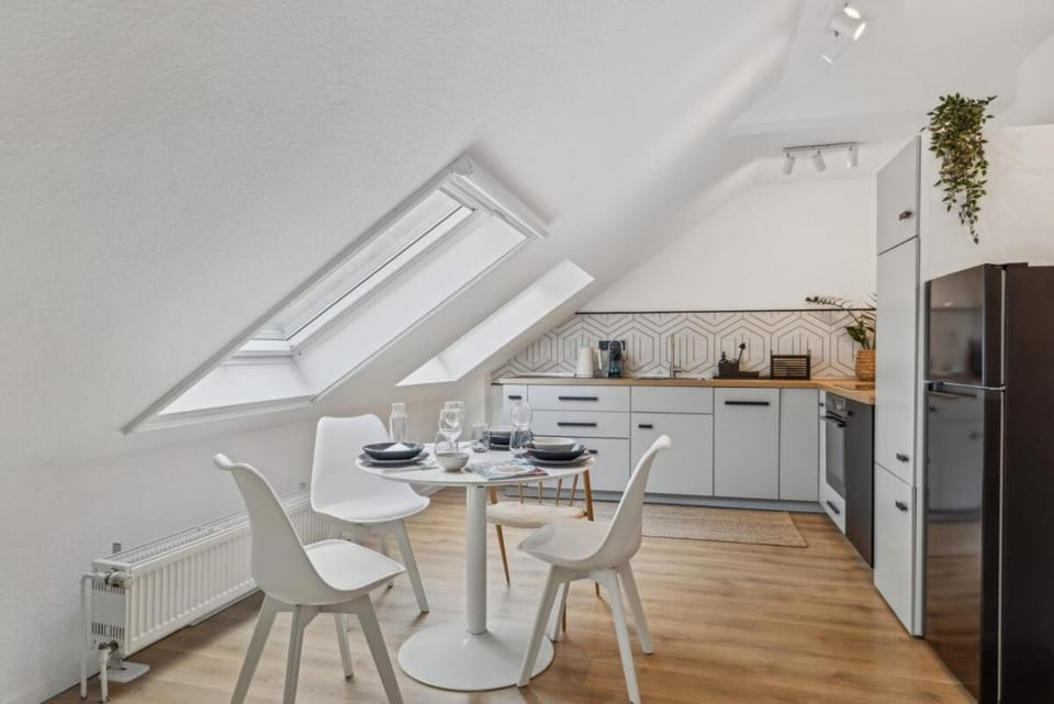 Dachgeschoss Traum Wohnung Ronsdorf 3 Zimmer Apartment in Wuppertal