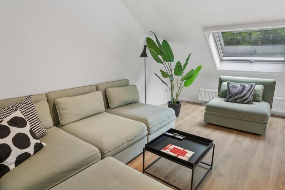 Dachgeschoss Traum Wohnung Ronsdorf 3 Zimmer Apartment in Wuppertal