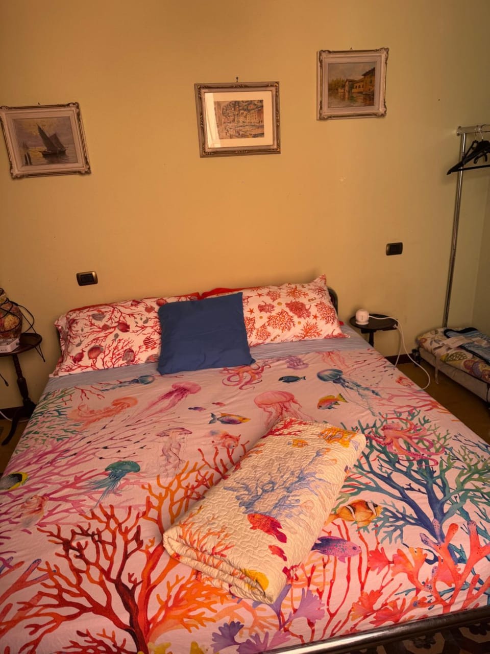 Popii al mare Appartamento in villa storica fronte mare con wifi e aria condizionata, arredamenti di pregio e giardino parcheggio a pagamento su richiesta Villa in Liguria