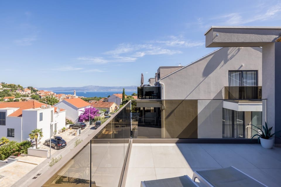 Balcony/Terrace, City view, Sea view