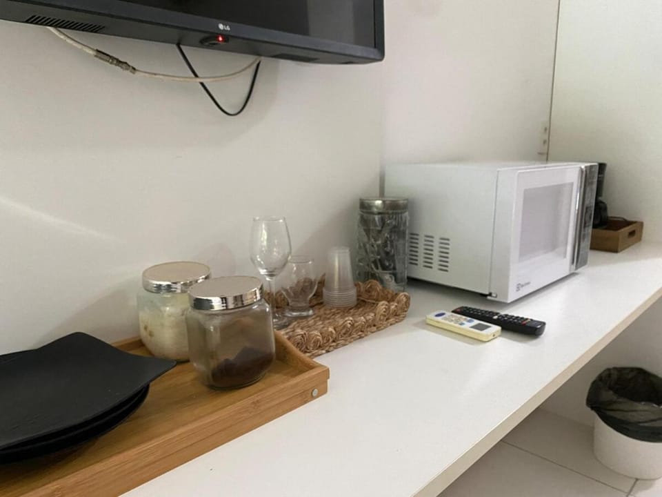 Kitchen or kitchenette, Food and drinks, minibar