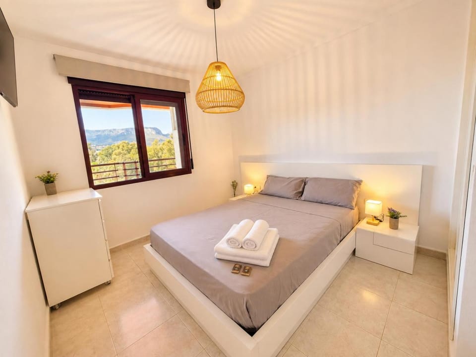 Bed, Mountain view