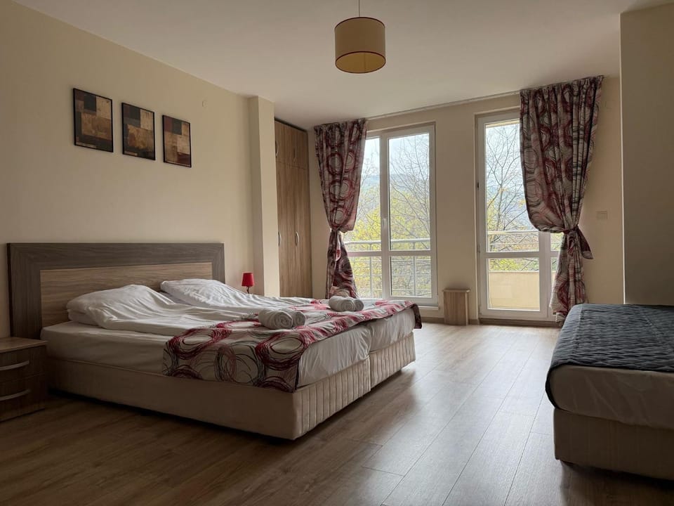 Bed, Photo of the whole room, Bedroom, towels