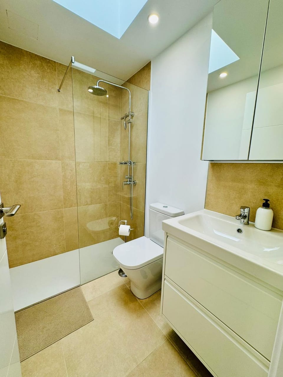 Shower, Toilet, Bathroom