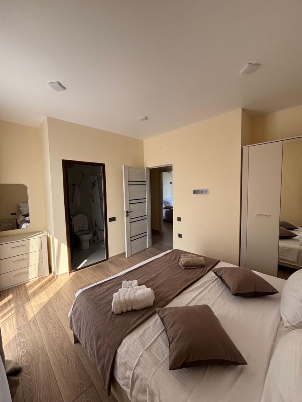 Shower, Toilet, Bed