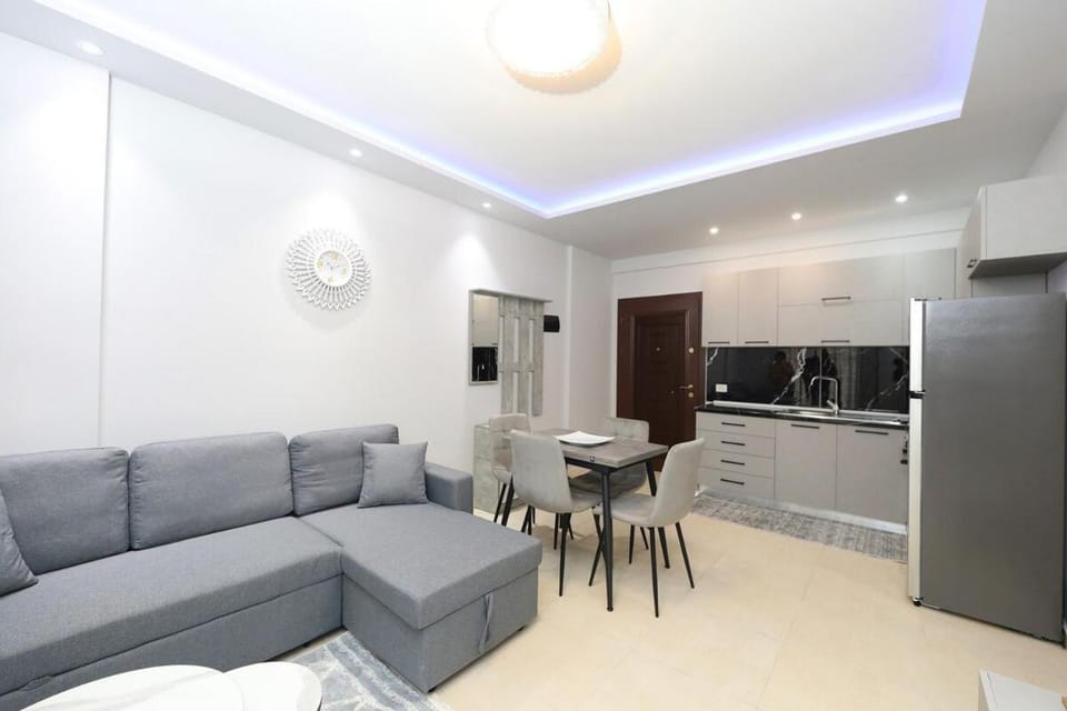 Lungomare Modern Apartment Apartment in Vlorë